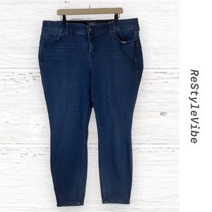 TORRID Women’s Size 24S 24 Short Denim Jeans Bombshell Skinny Style Fit Stretch